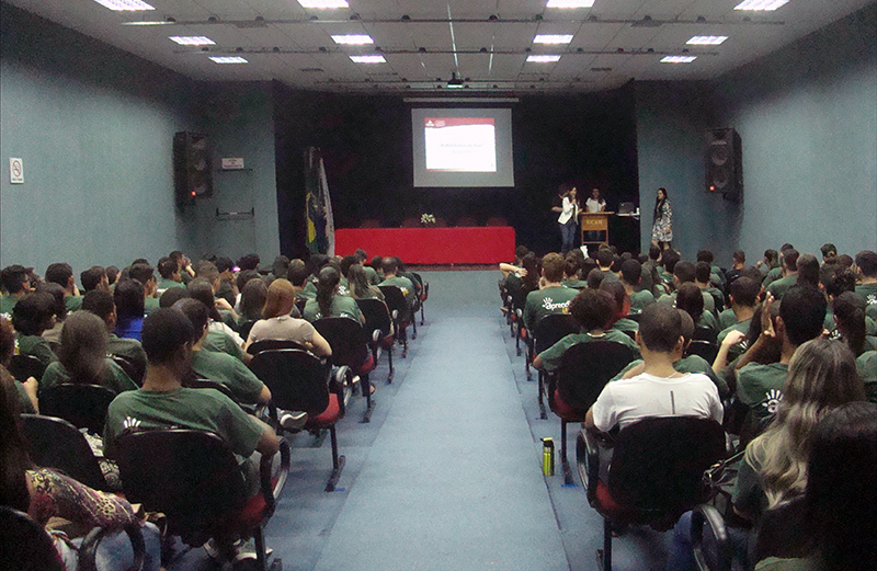 Palestra explica como é possível melhorar as notas jogando xadrez – 30 de  maio – Universidade Candido Mendes – Campos